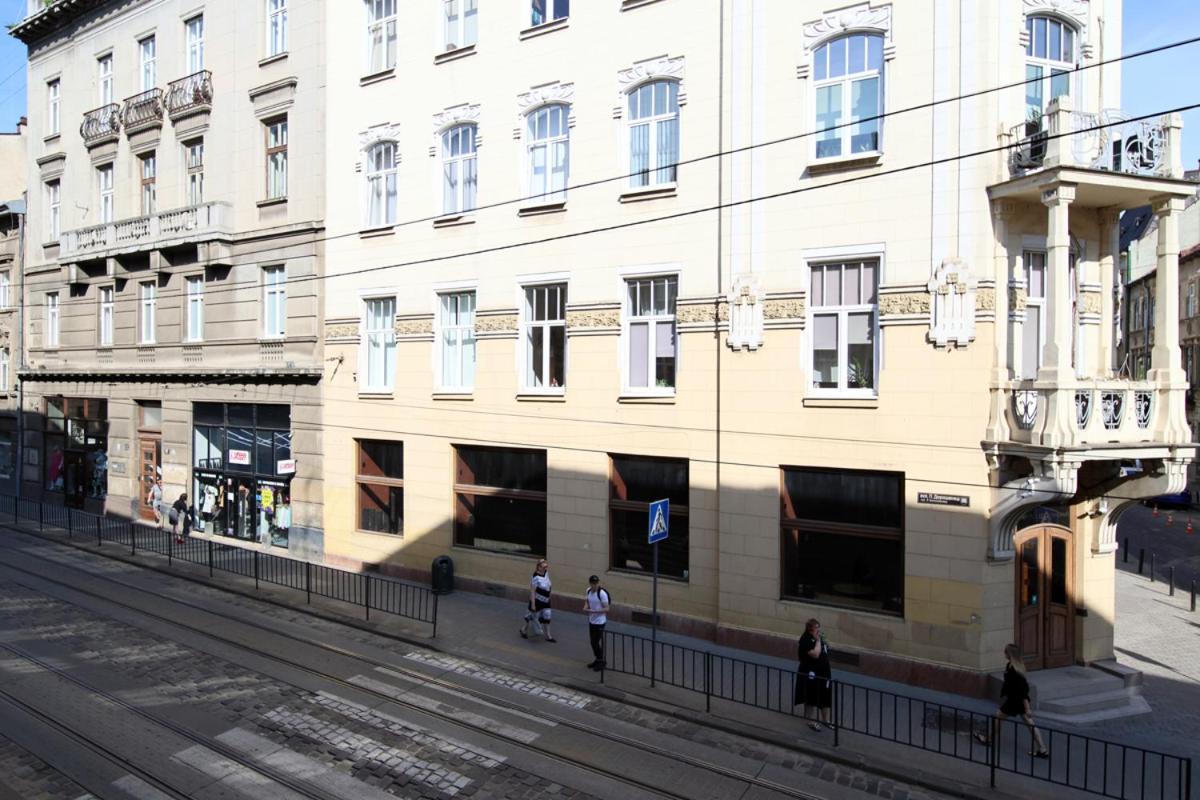 Buk Apartments On Doroshenka 25 Lviv Buitenkant foto
