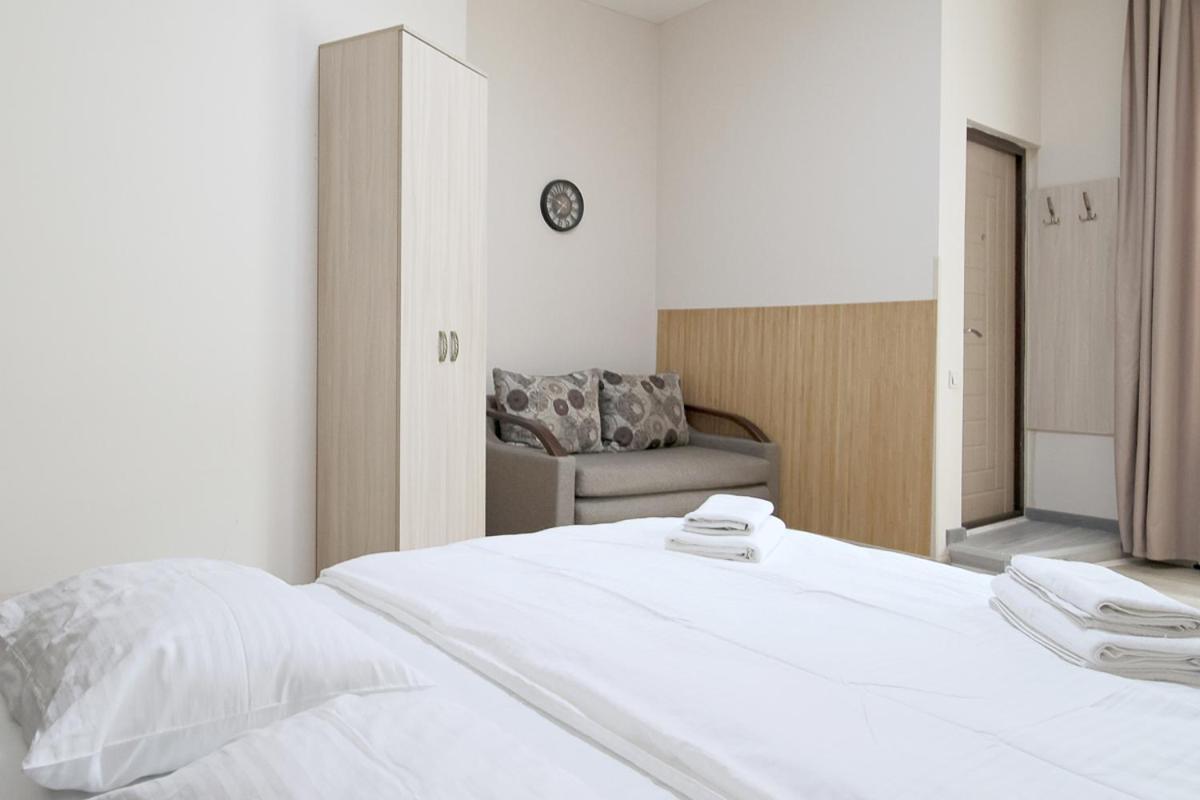 Buk Apartments On Doroshenka 25 Lviv Buitenkant foto