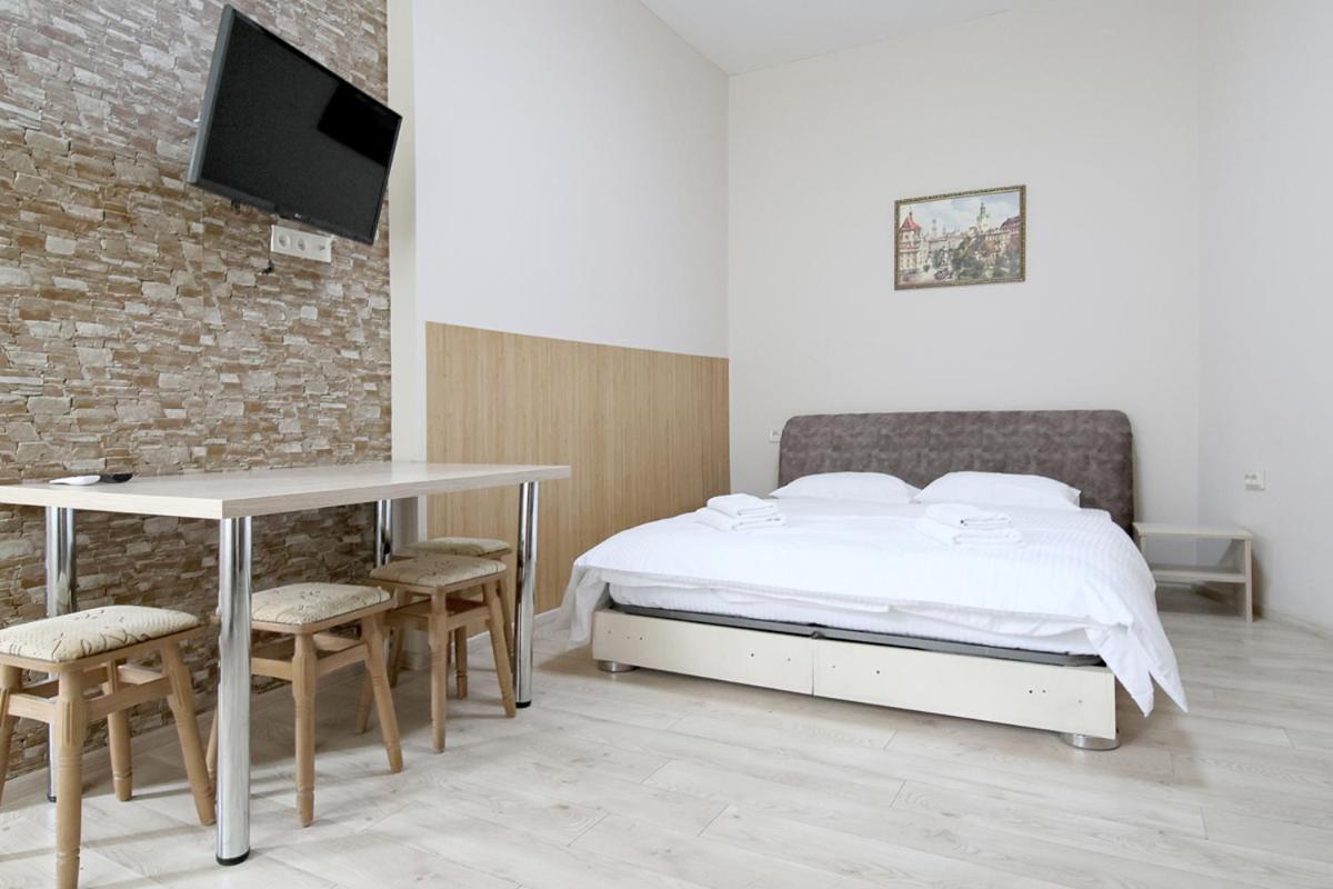 Buk Apartments On Doroshenka 25 Lviv Buitenkant foto