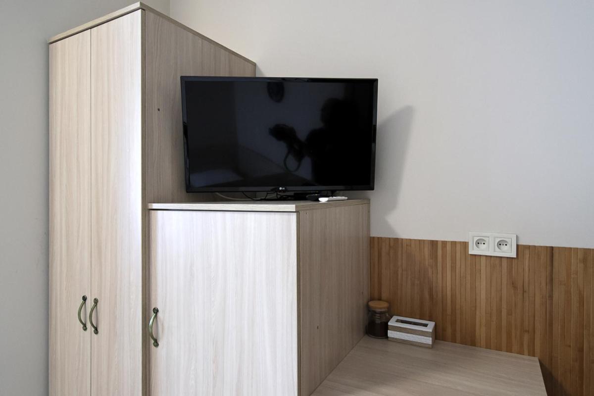 Buk Apartments On Doroshenka 25 Lviv Buitenkant foto