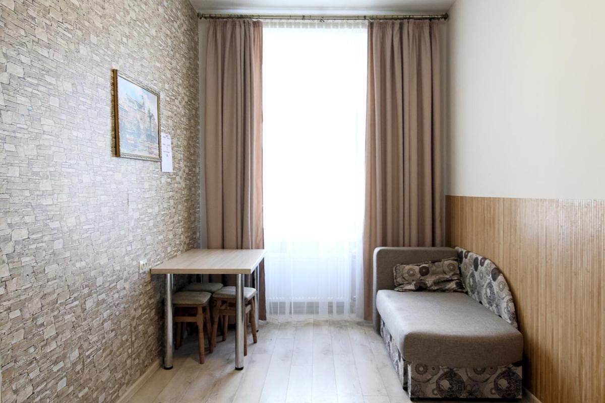 Buk Apartments On Doroshenka 25 Lviv Buitenkant foto