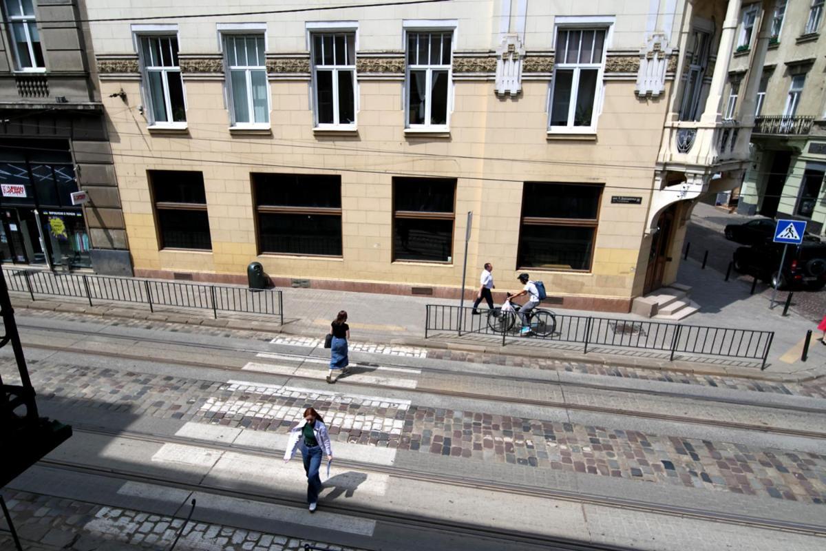 Buk Apartments On Doroshenka 25 Lviv Buitenkant foto